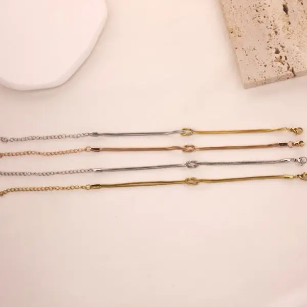 Everlasting Love Knot Bracelet – Adjustable Minimalist Jewelry for Couples and Friends