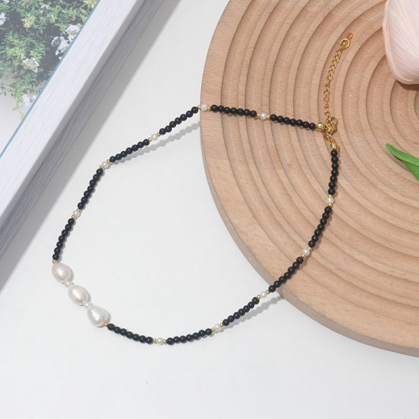Black beaded necklace freshwater pearl minimalist style handmake